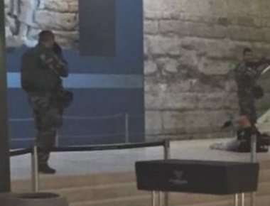 Εικόνες – ντοκουμέντο από την επίθεση στο Λούβρο (φωτό)